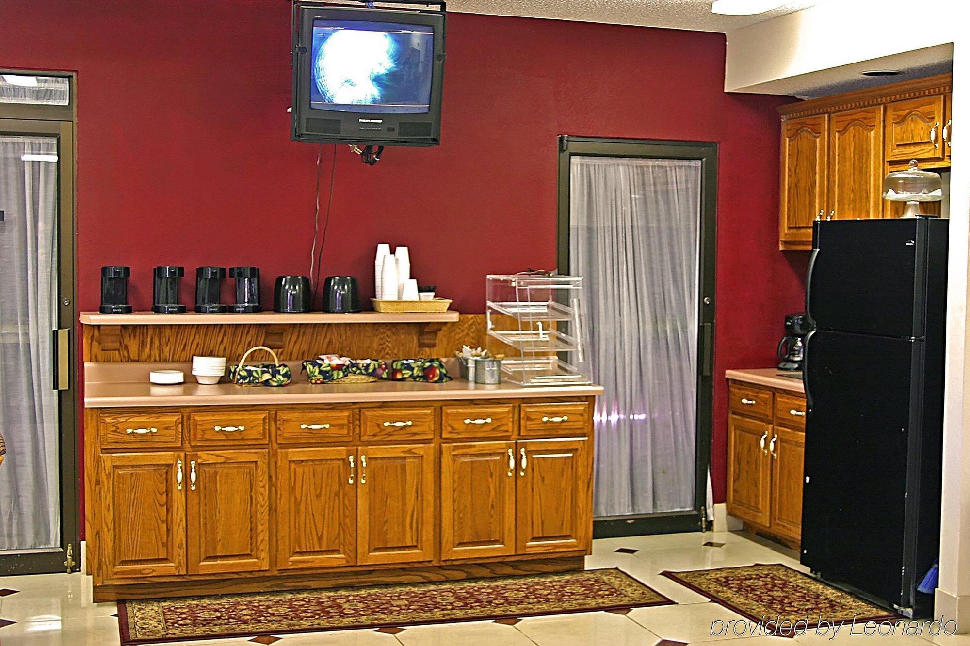 Days Inn & Suites By Wyndham Starkville Restaurang bild